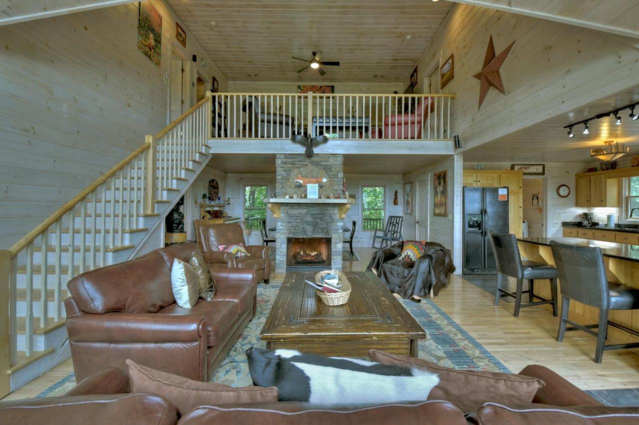 Вилла Champagne Chalet - Cuddleup Morganton Экстерьер фото
